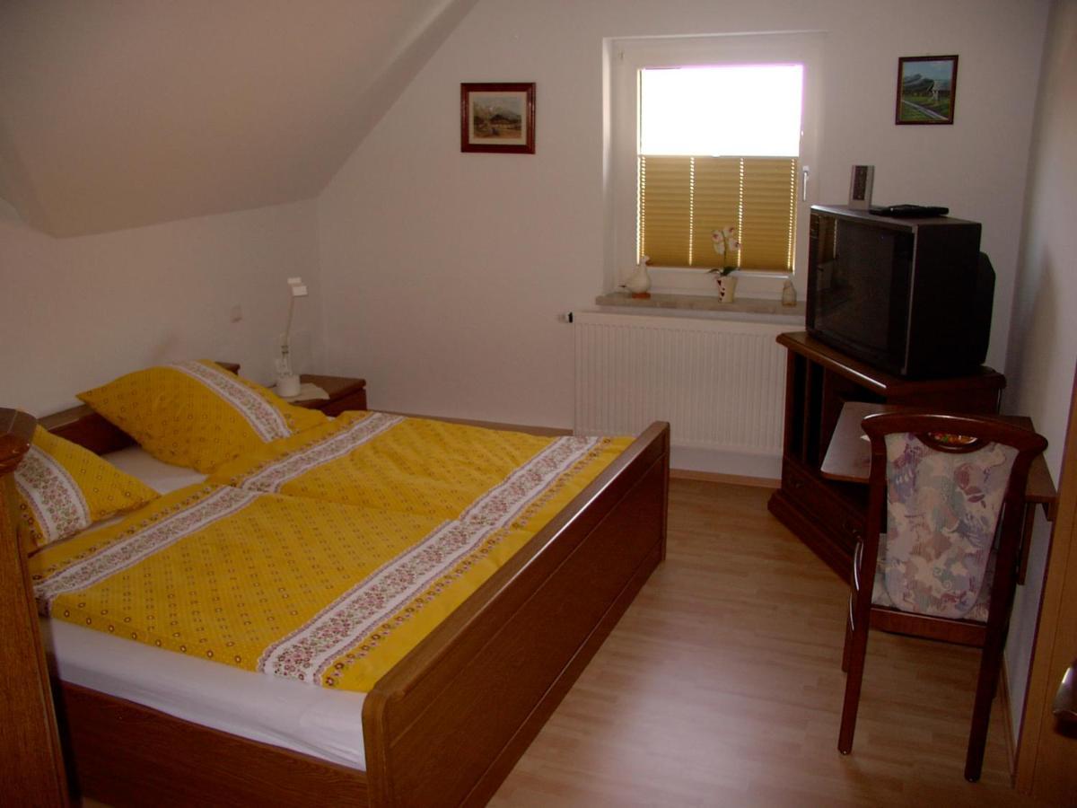 Gaestehaus Kloep Gmbh Hillesheim  Zewnętrze zdjęcie
